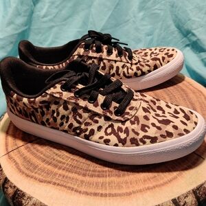 ADIDAS Women's Leopard Print Sneakers 8
